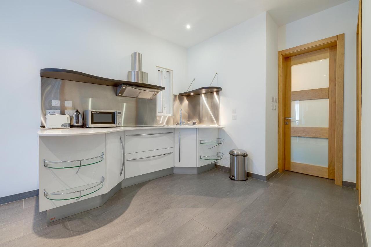 Unbeatable Location Valletta And Harbour Views Apartment Sliema Exterior photo