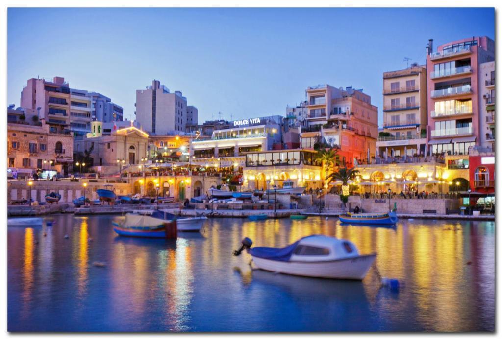 Unbeatable Location Valletta And Harbour Views Apartment Sliema Exterior photo